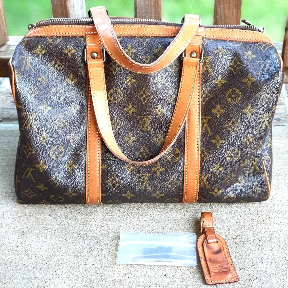 SOLD Louis Vuitton Authentic Sac Souple - Picture 1 of 8